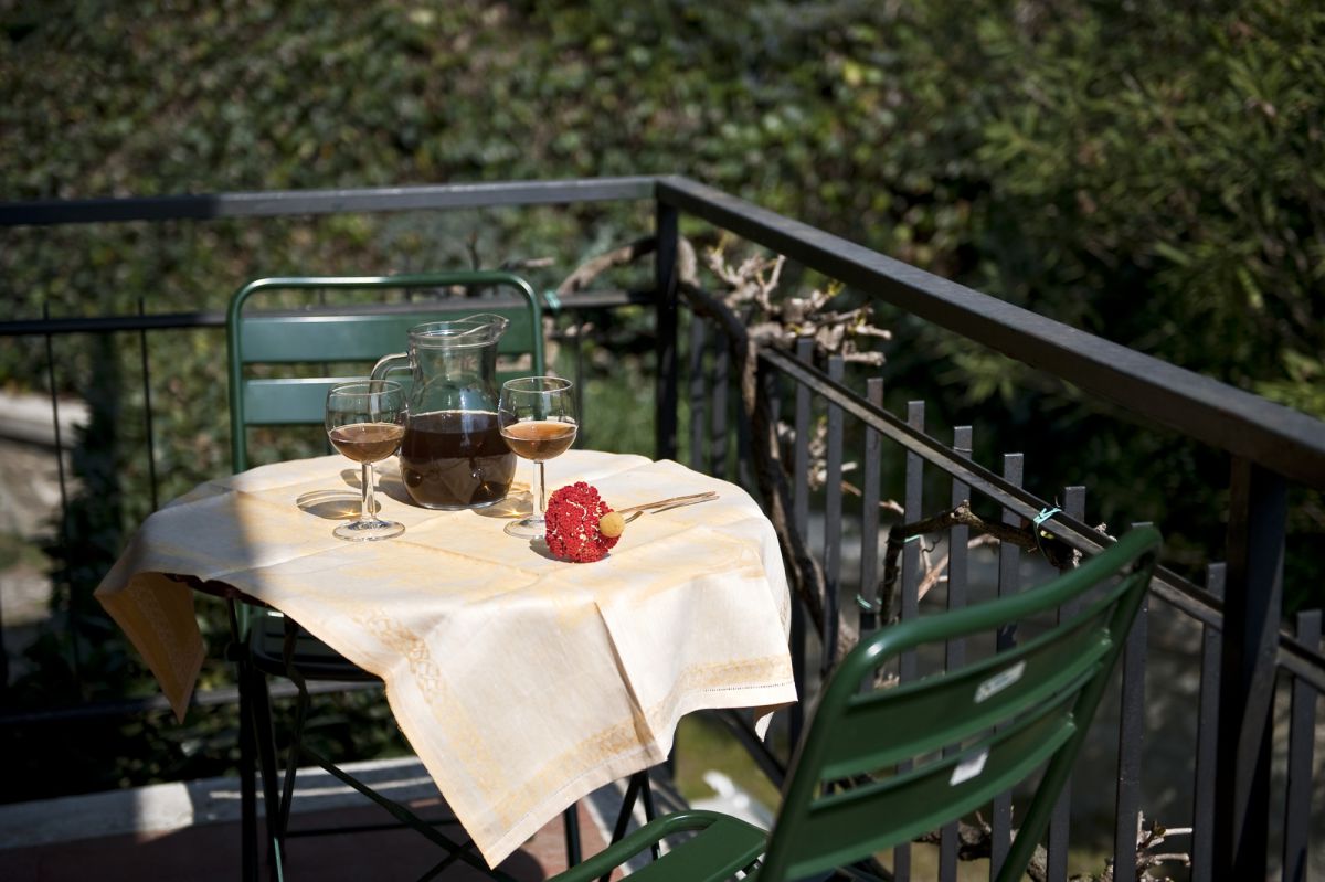 Robin Apartment - Farmhouse with pool in San Gimignano 2