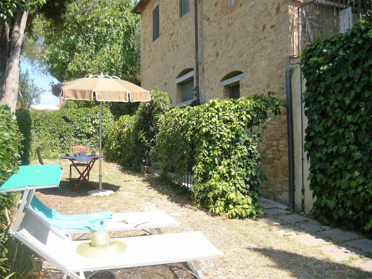 Owl Apartment - Farmhouse with pool Tuscany  9